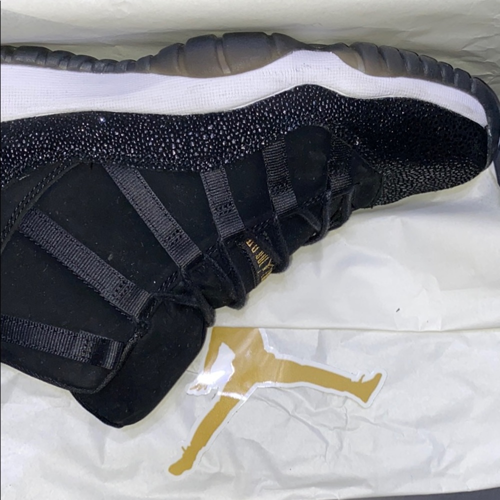 Jordan 11s Stingray worn once 5.5Y